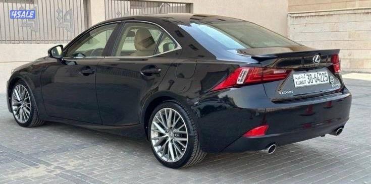 للبيع لكزس is نظيفه جداً وبحاله ممتازه4