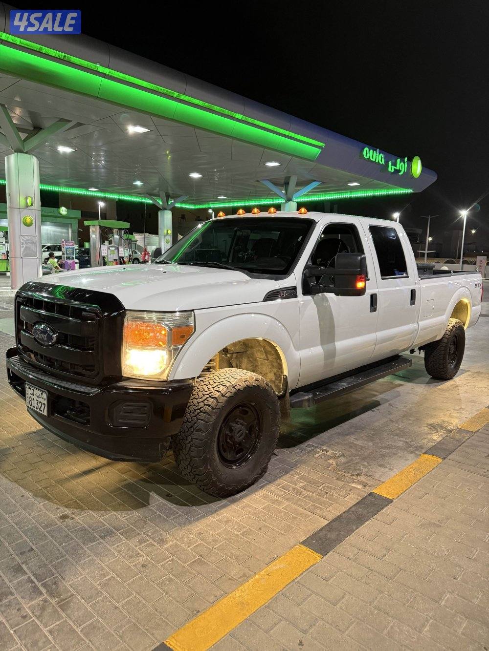 للبيع كرفان معه وانيت3