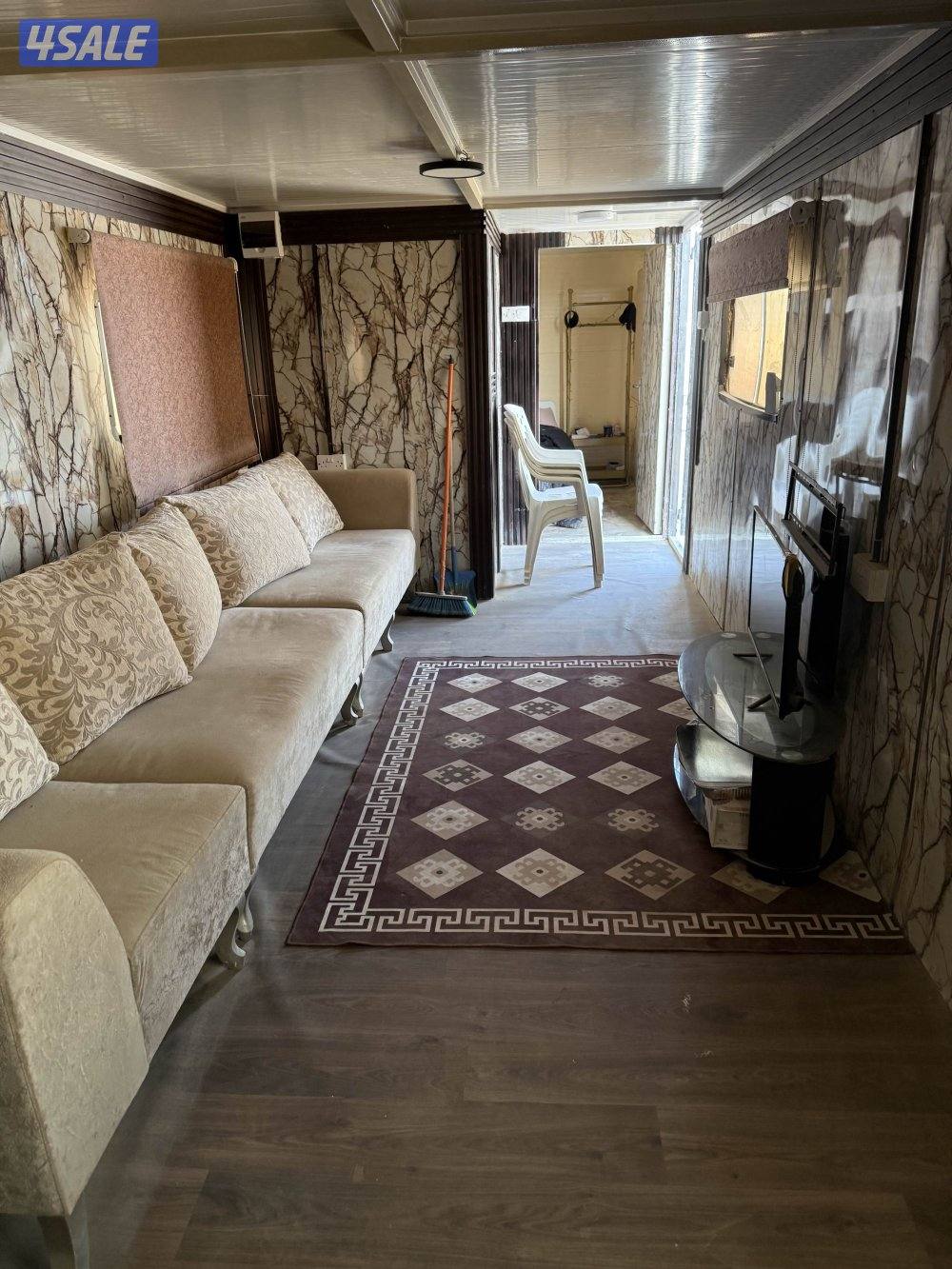 للبيع كرفان معه وانيت4