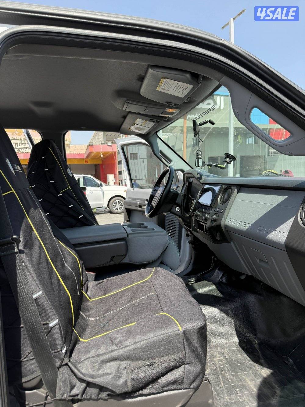 للبيع كرفان معه وانيت6