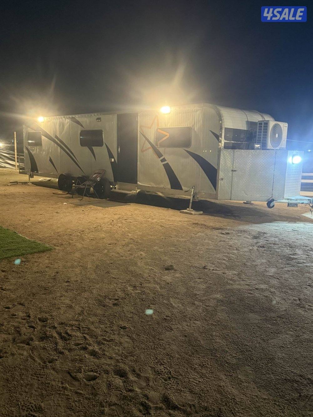 للبيع كرفان معه وانيت13