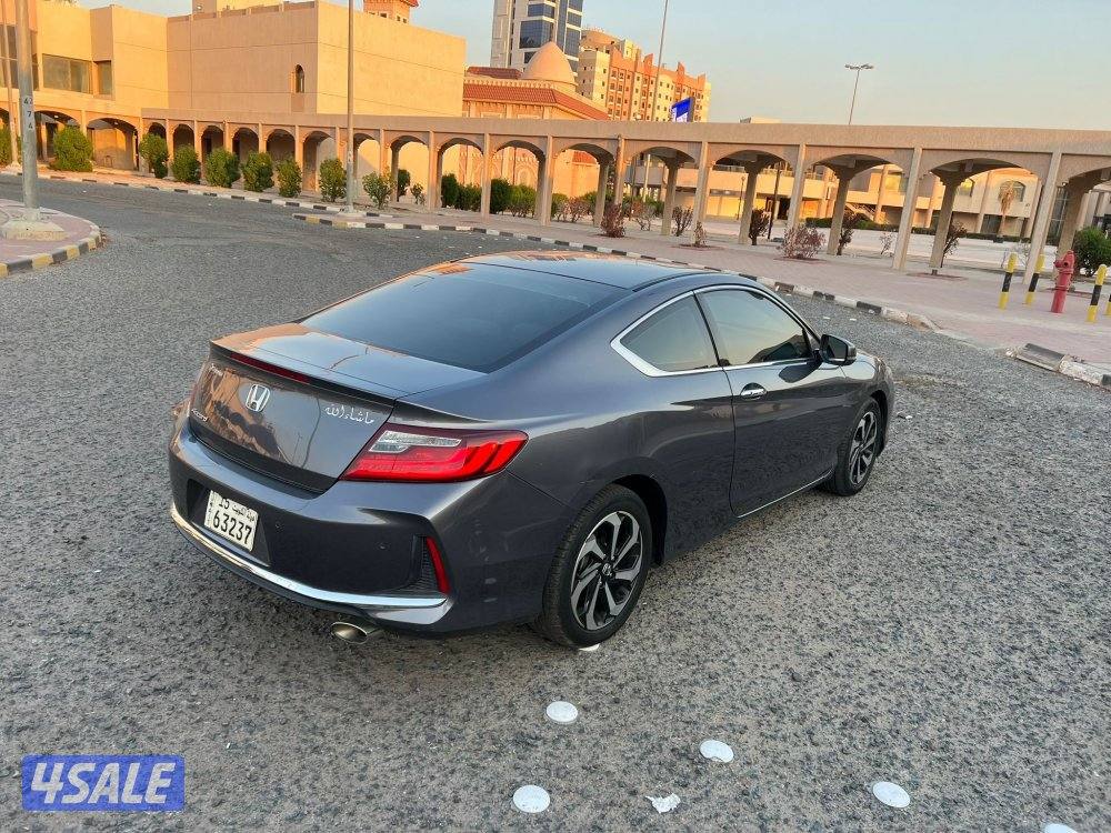 للبيع هوندا أكورد موديل 2017 بحالة ممتازة شرط الفحص4