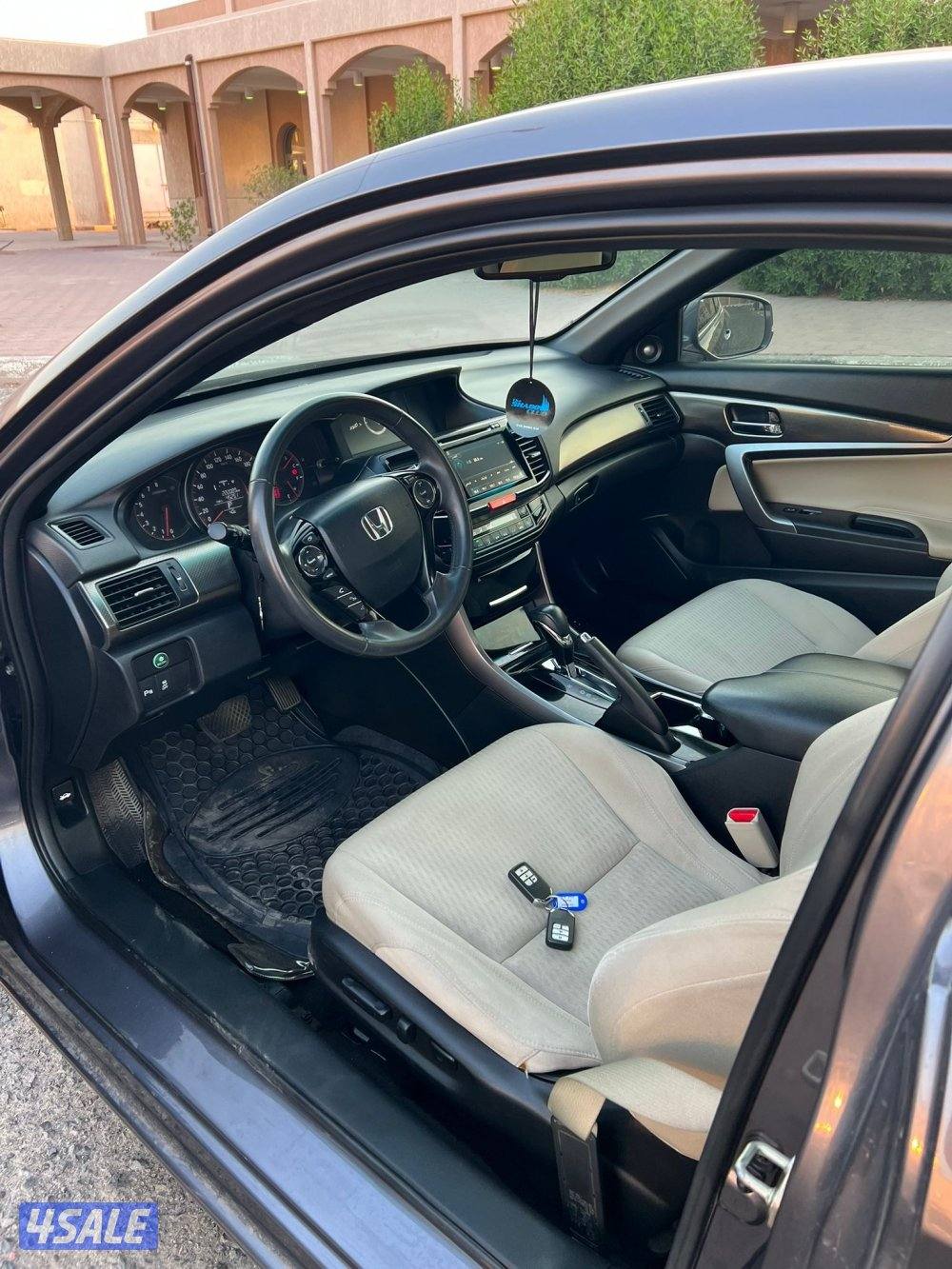 للبيع هوندا أكورد موديل 2017 بحالة ممتازة شرط الفحص8