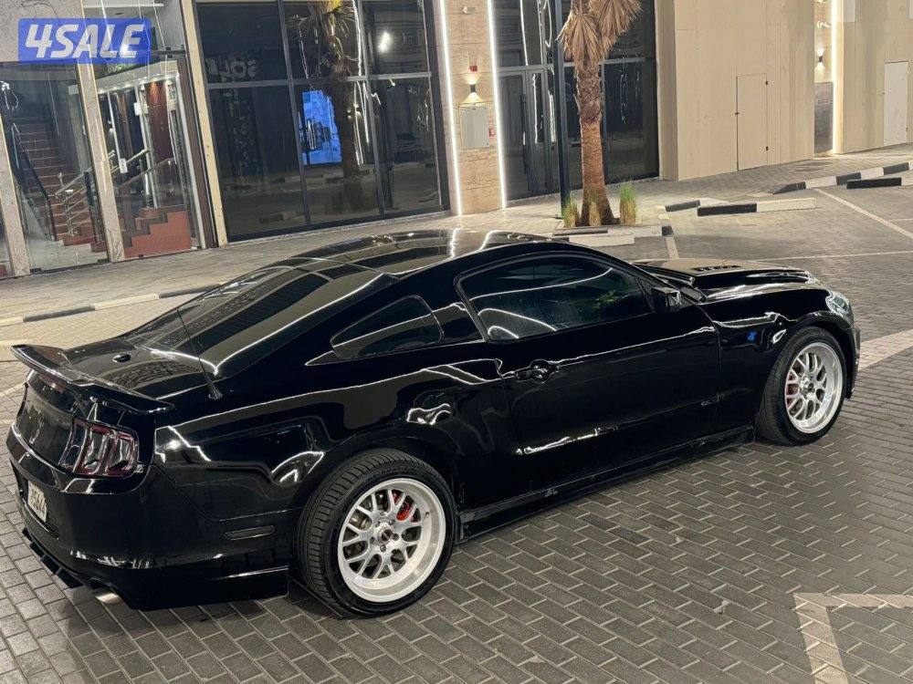 للبيع موستنق 2010قير عادي مجدد 2014 كامل وكاله0