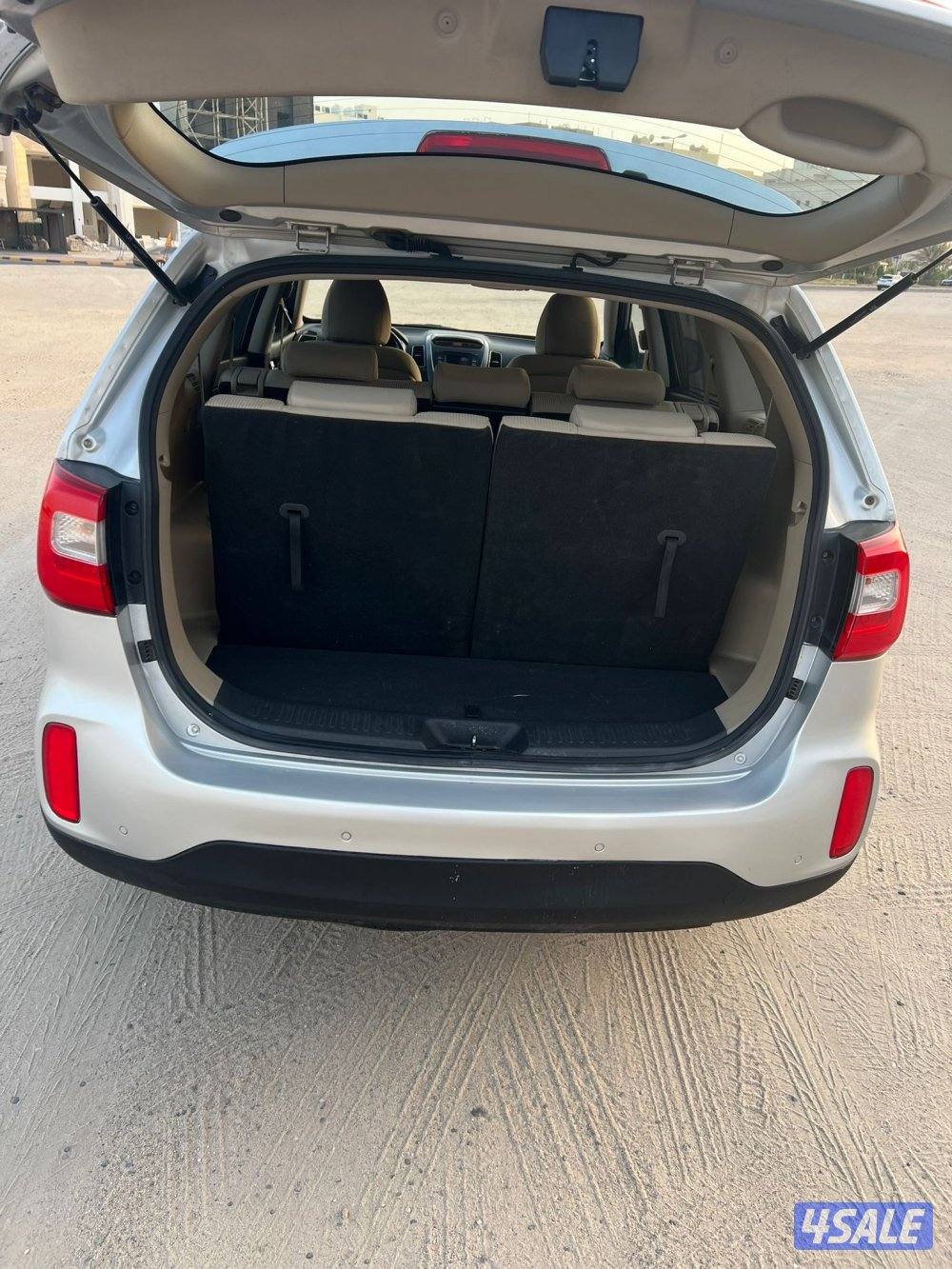 بيع كيا سورينتو موديل 2015 بحالة ممتازة صبغة الوكالة ماشي 1442