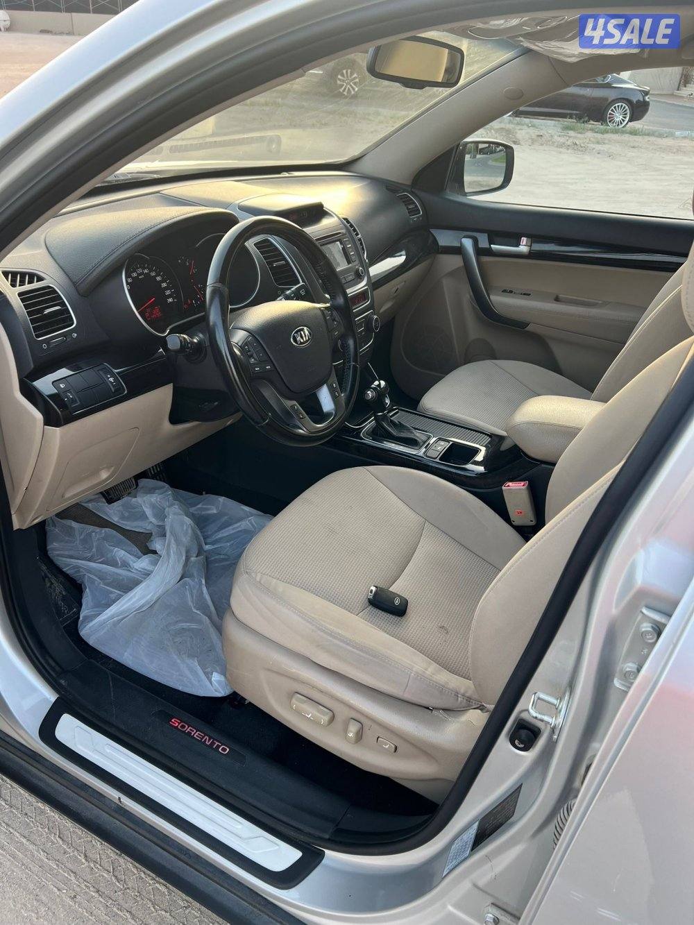 بيع كيا سورينتو موديل 2015 بحالة ممتازة صبغة الوكالة ماشي 1444