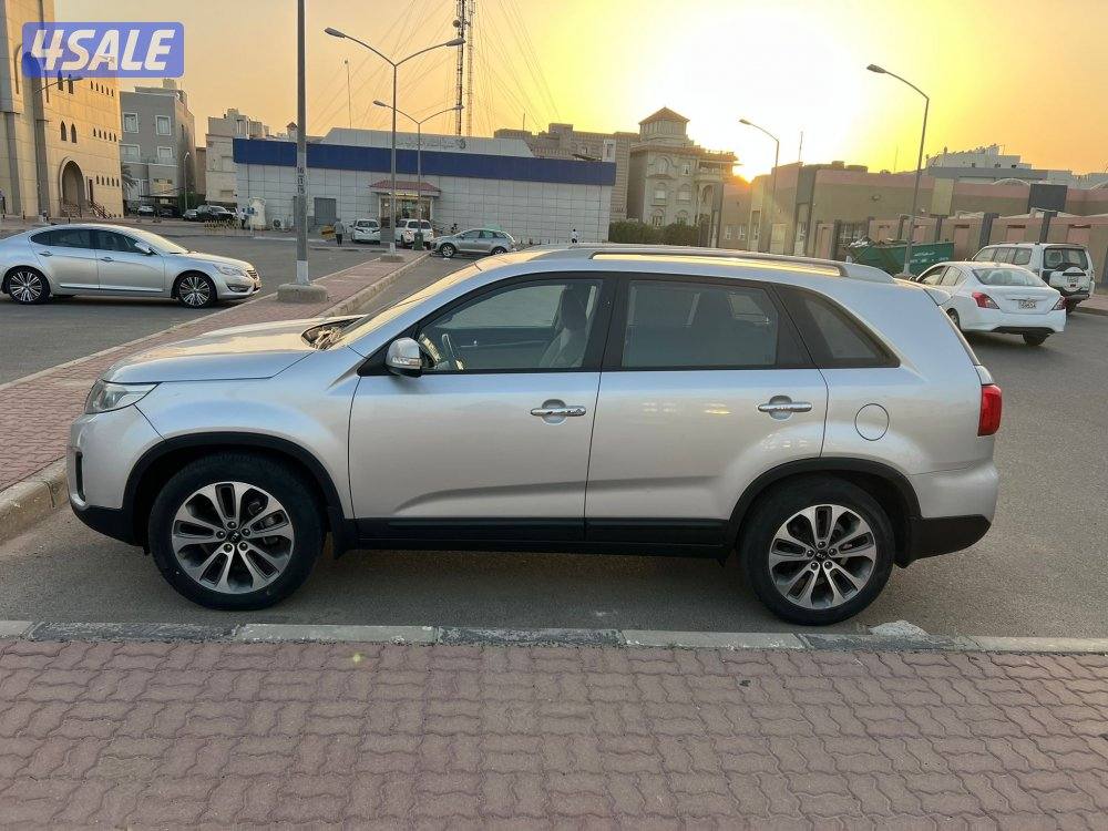 بيع كيا سورينتو موديل 2015 بحالة ممتازة صبغة الوكالة ماشي 14411