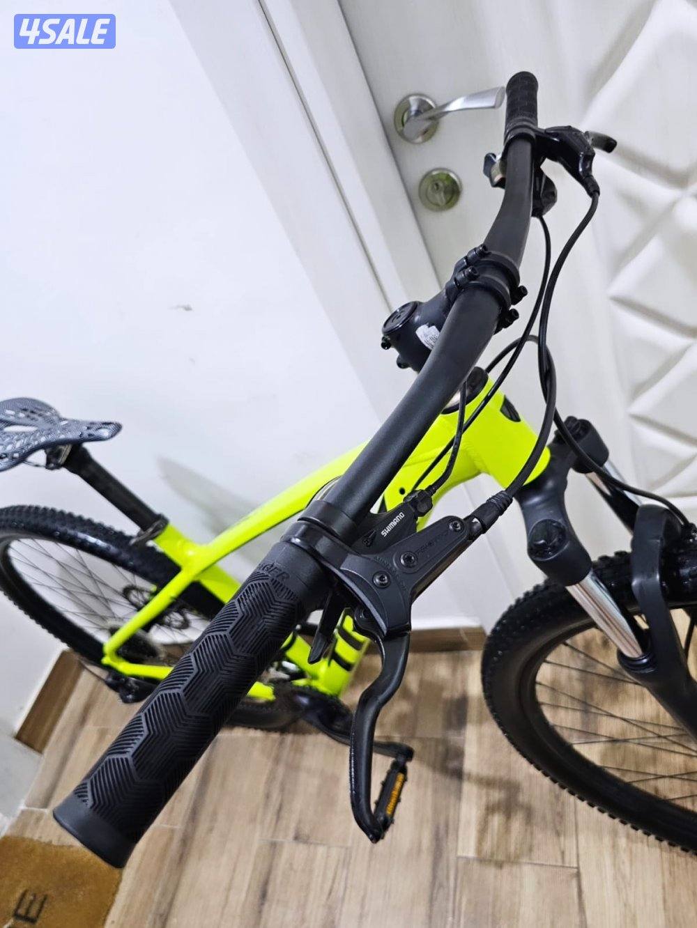Trek Marlin 5 Clean Bike Well Maintained Extreme Sports Volt Green MTB1