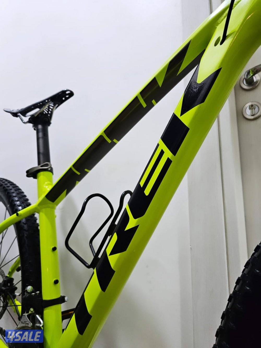 Trek Marlin 5 Clean Bike Well Maintained Extreme Sports Volt Green MTB3