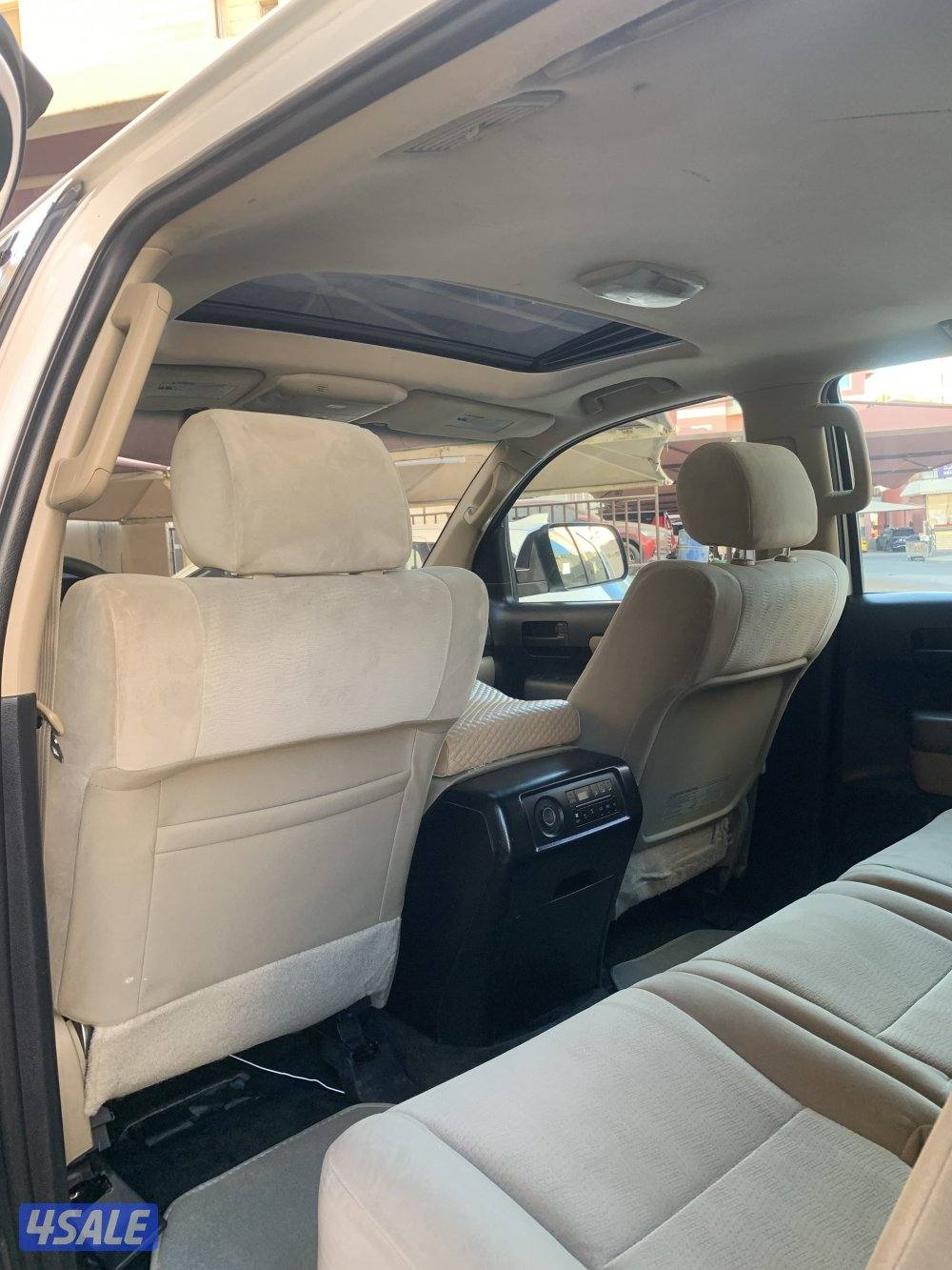 للبيع تويوتا سيكويا  موديل ٢٠١٢1