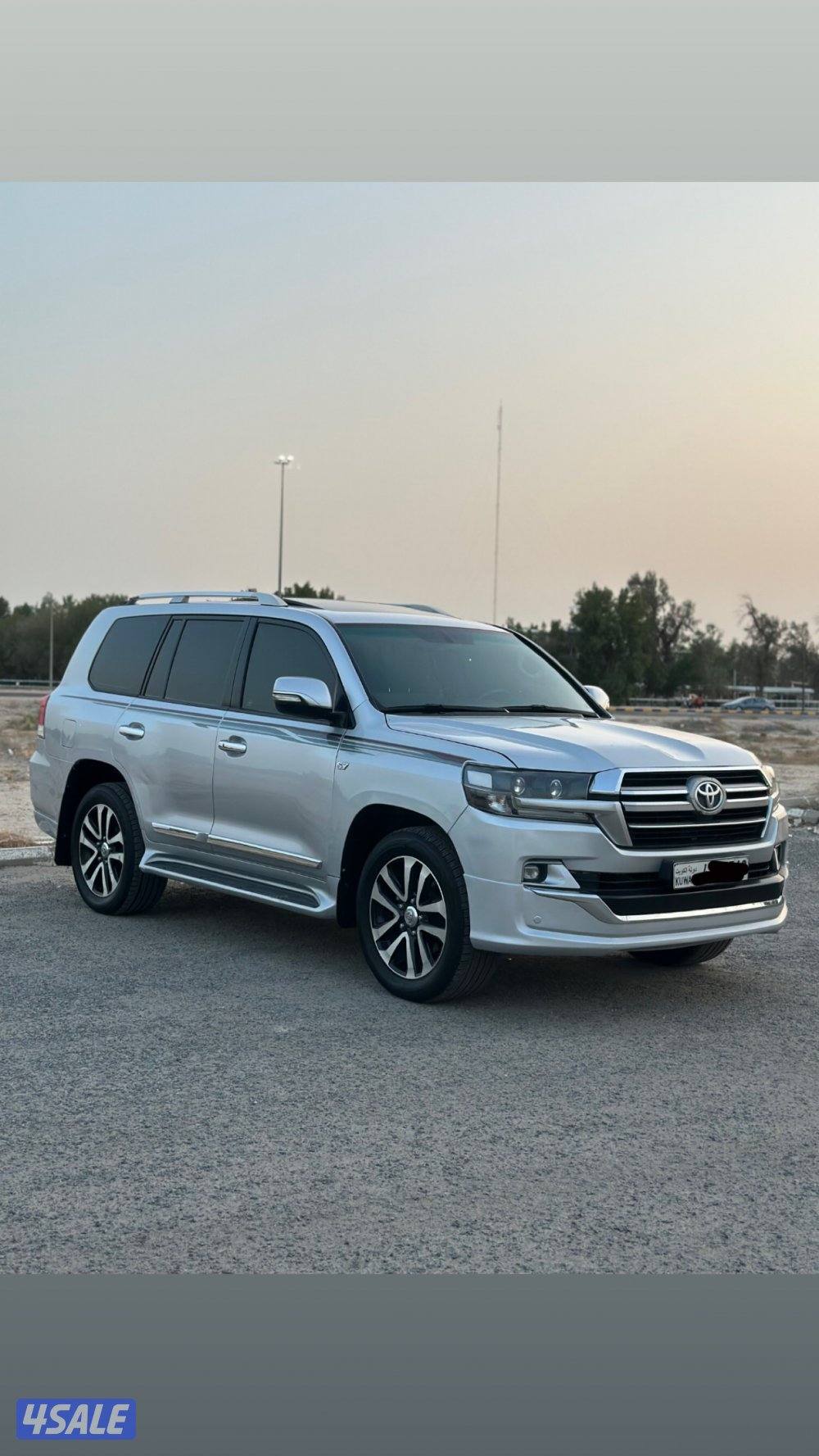 للبيع لاند GXR موديل 2010الساير الفل كامل مواصفات ماشي 4001