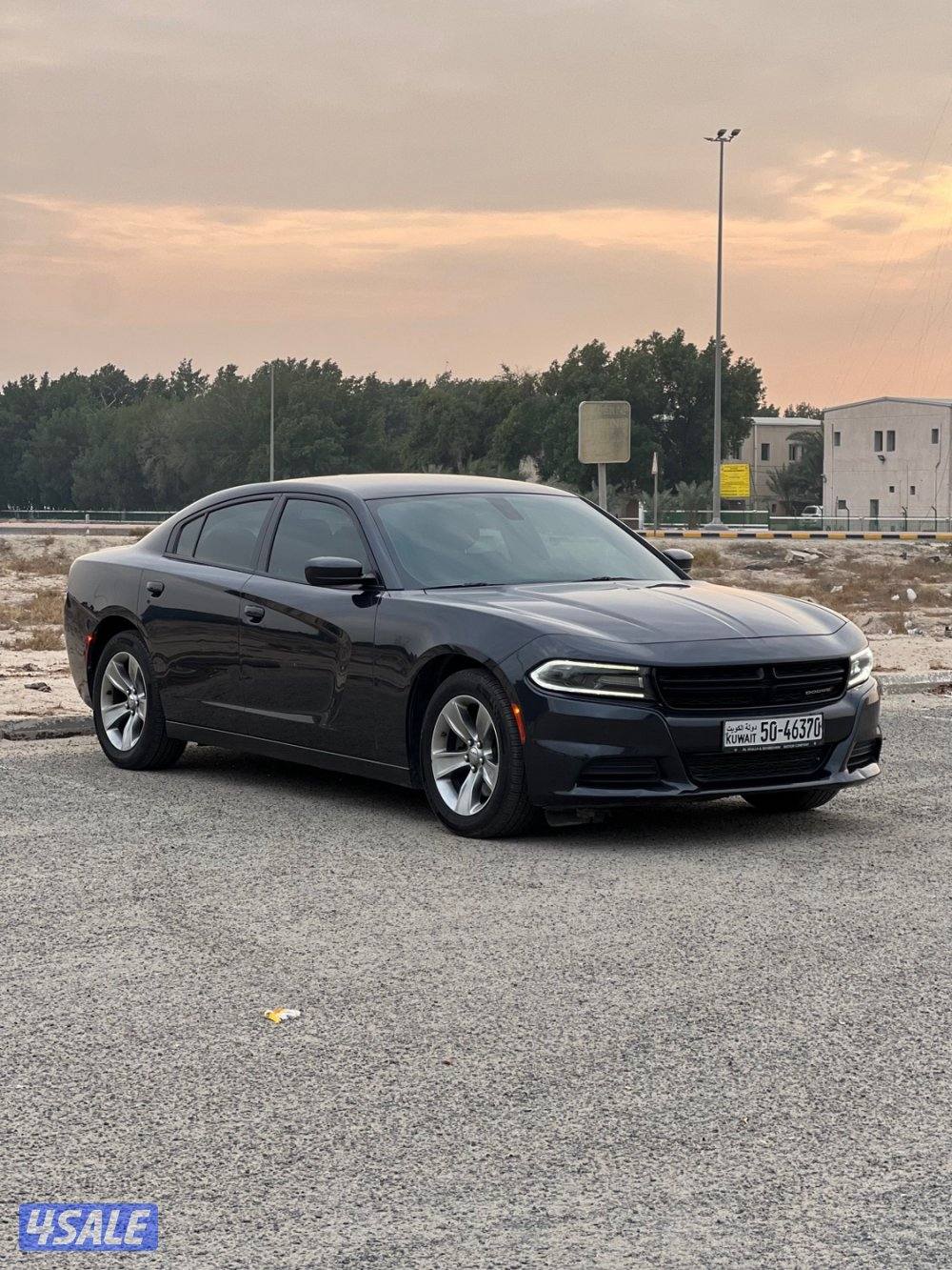 للبيع شارجر موديل 2019 ماشي 130 الف0