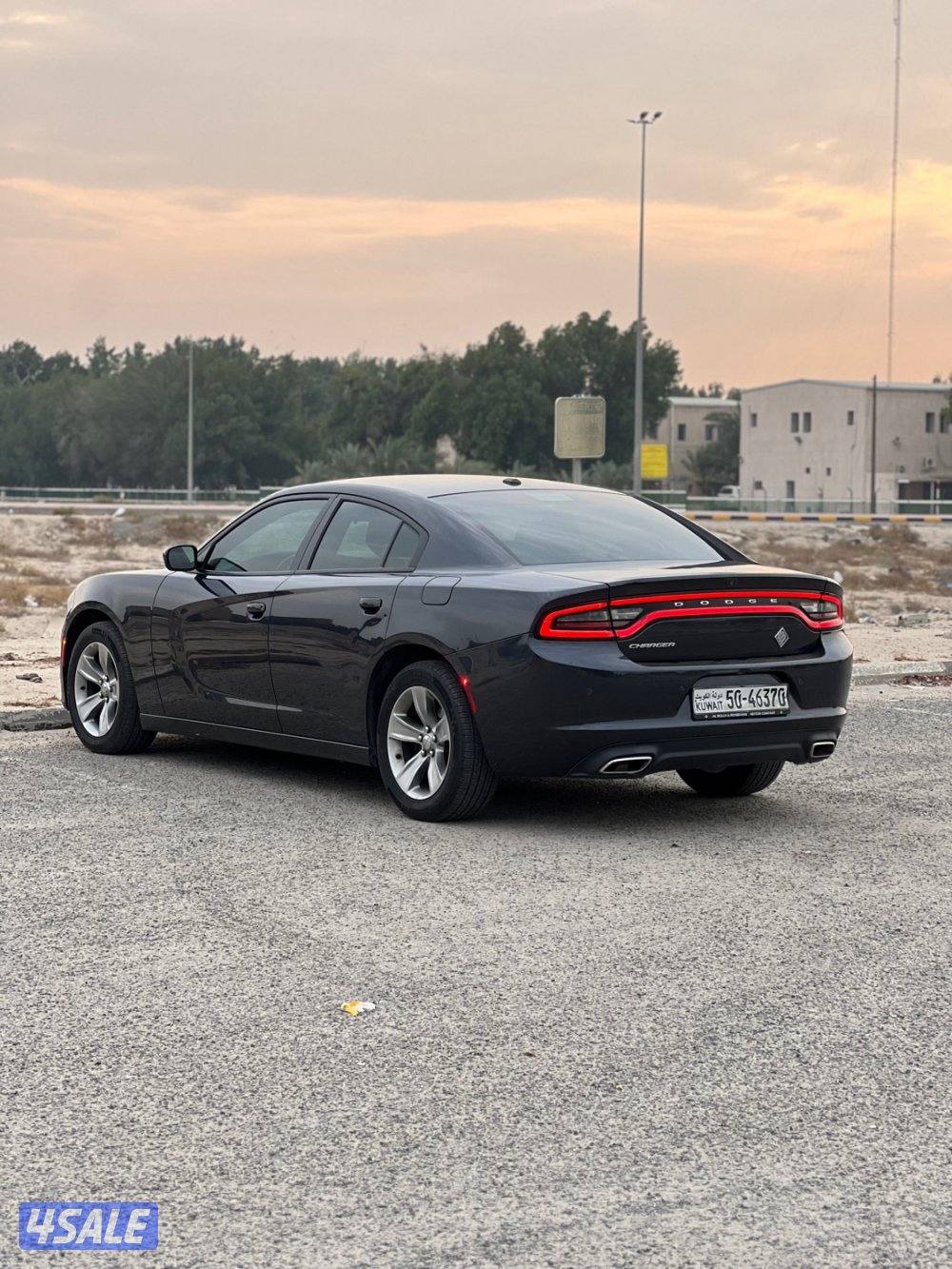 للبيع شارجر موديل 2019 ماشي 130 الف1