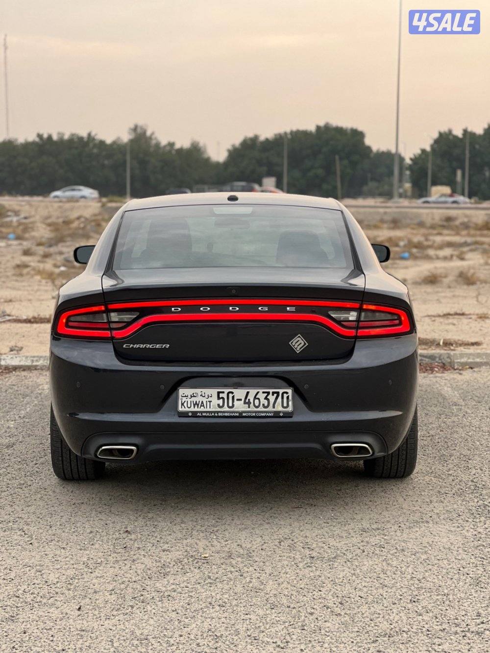 للبيع شارجر موديل 2019 ماشي 130 الف5