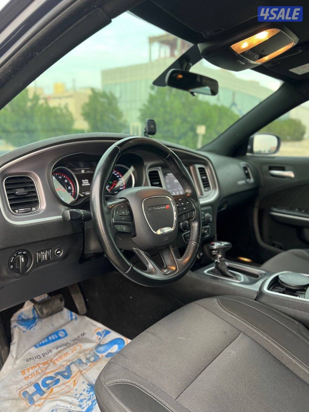 للبيع شارجر موديل 2019 ماشي 130 الف6