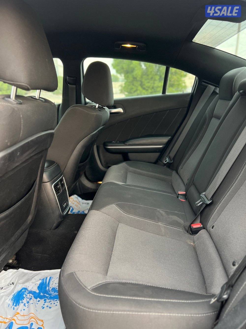 للبيع شارجر موديل 2019 ماشي 130 الف7