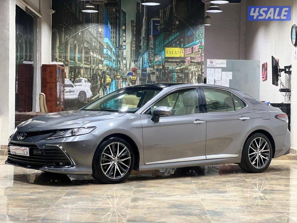 كامري ليمتد موديل 2023 ماشي 48 الف صبغ الوكالة بحالة نادرة جداً0