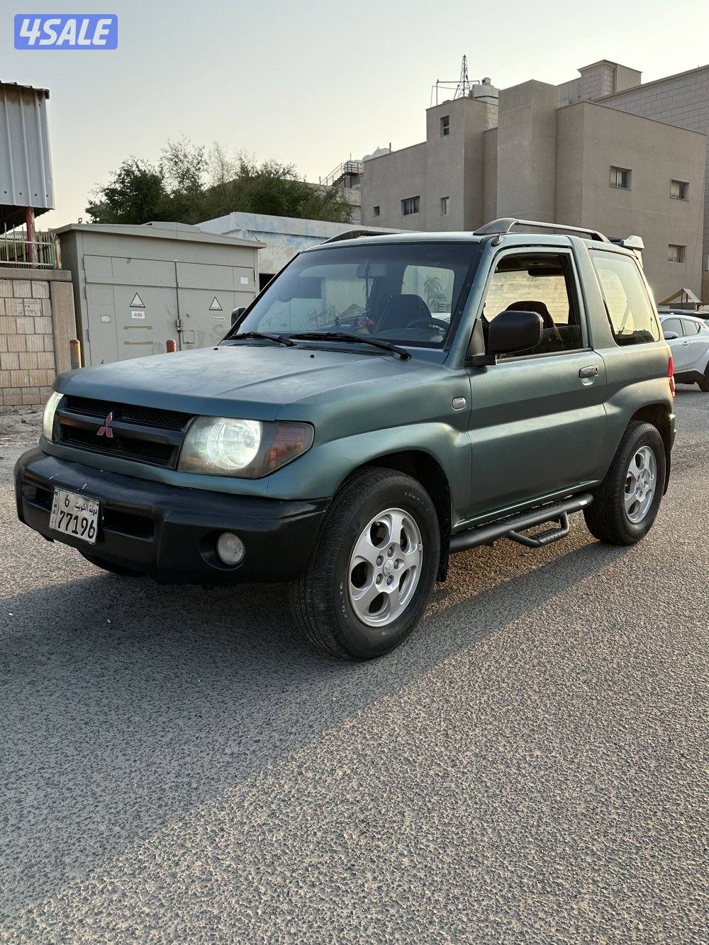 ميتسوبيشي باجيرو io موديل ٢٠٠٠1