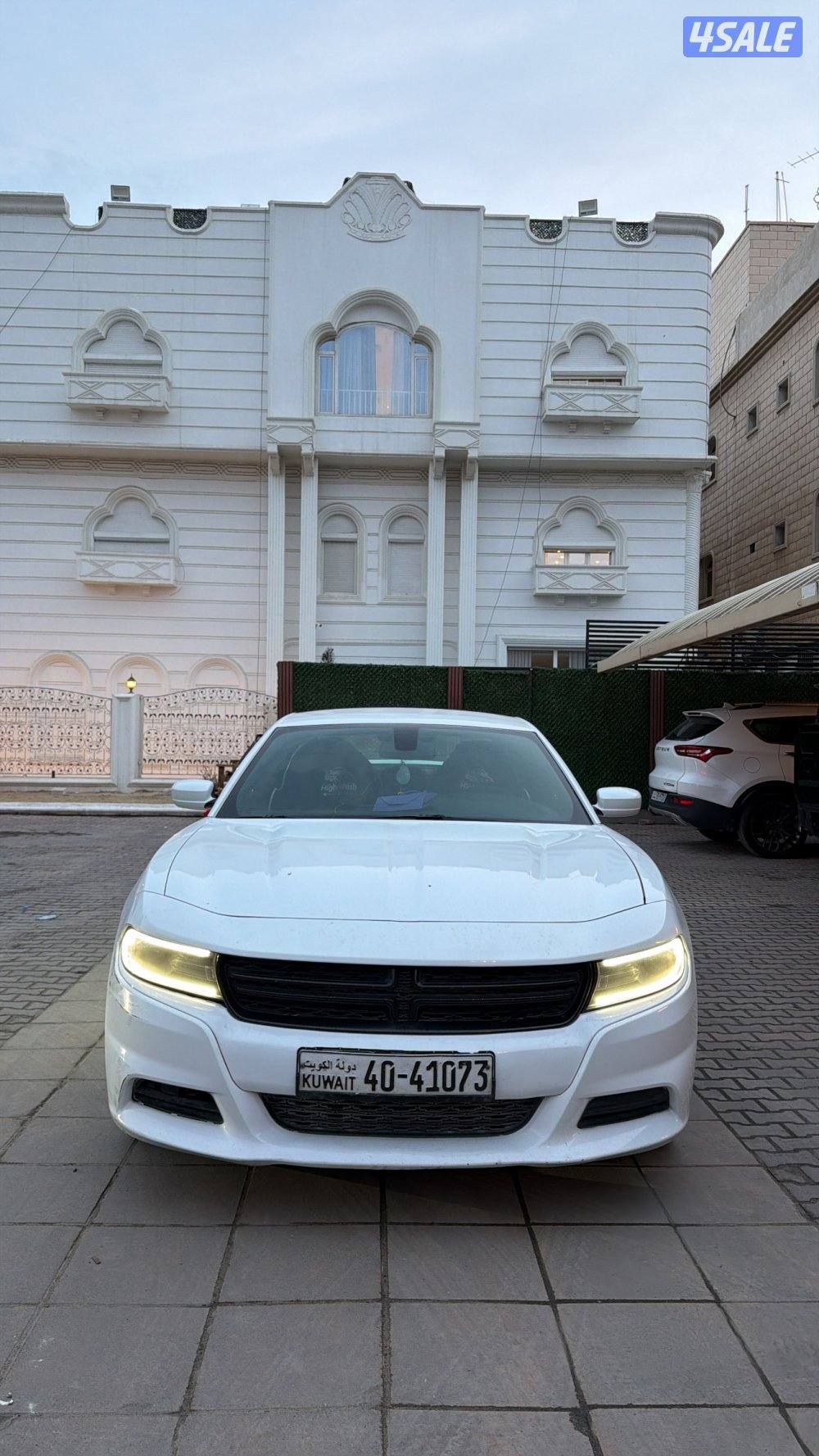 للبيع دودج تشارجر5