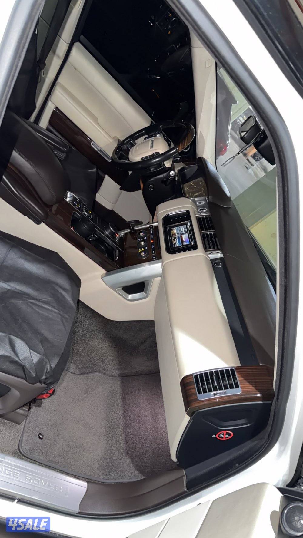 رنج روفر hse بدون سوبر12