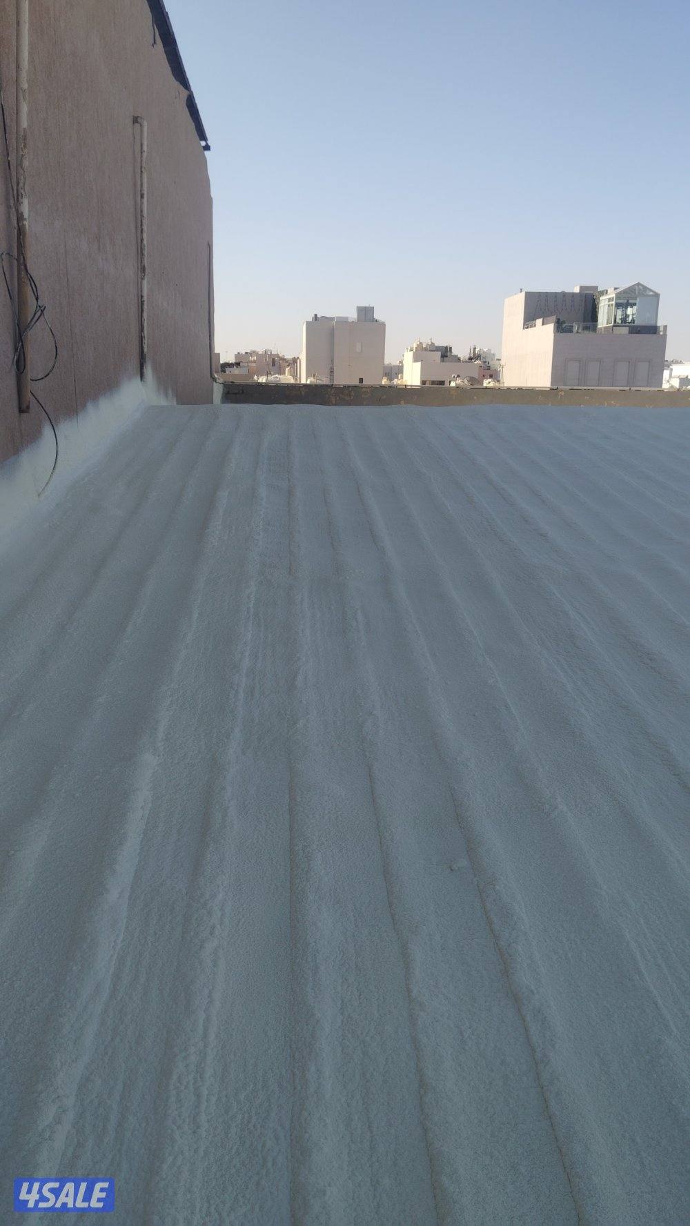 مقاول جميع انواع العازل المائي والحراري ولدينا تاجير سيارت الرش الامر6