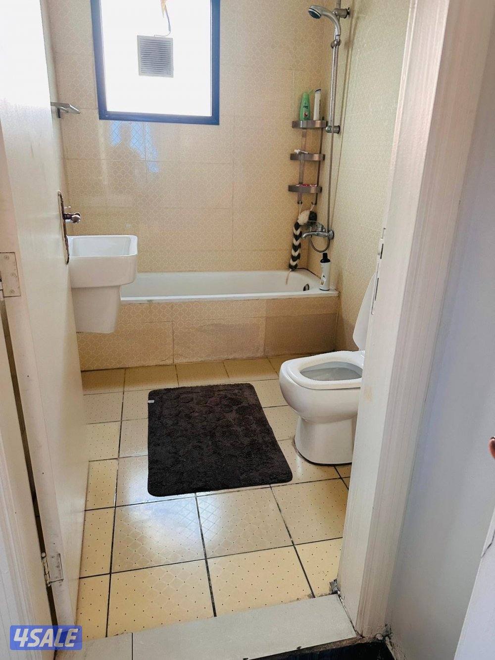 شقة للبيع غرفتين وحمامين صالة مطبخ ابو حليفة علي البحر9