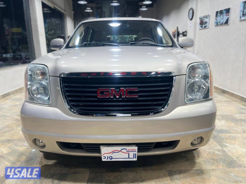 يوكن SLT موديل 2008 ماشي 390 الف صبغ الوكالة ماعدا قطعة بحالة ممتازة5