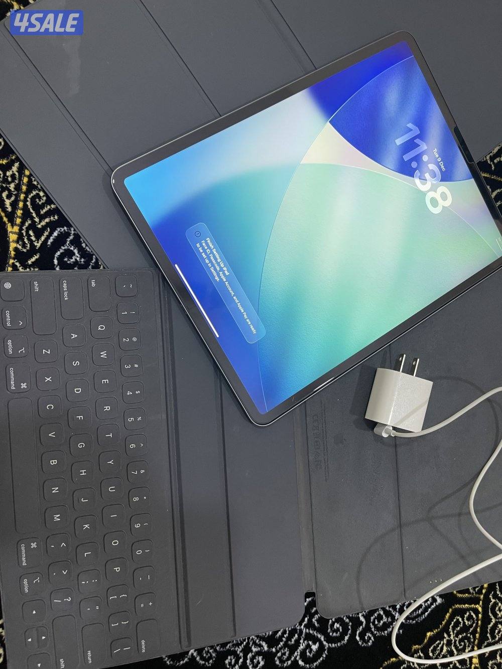 ايباد ابل برو 12.9 انش 512 قيقا نظيف مو مفتوح ولا مصلح مع كيبورد ابل ا1