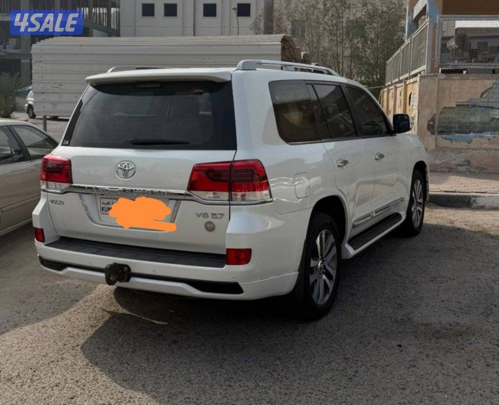 لاندكروزر VXR1