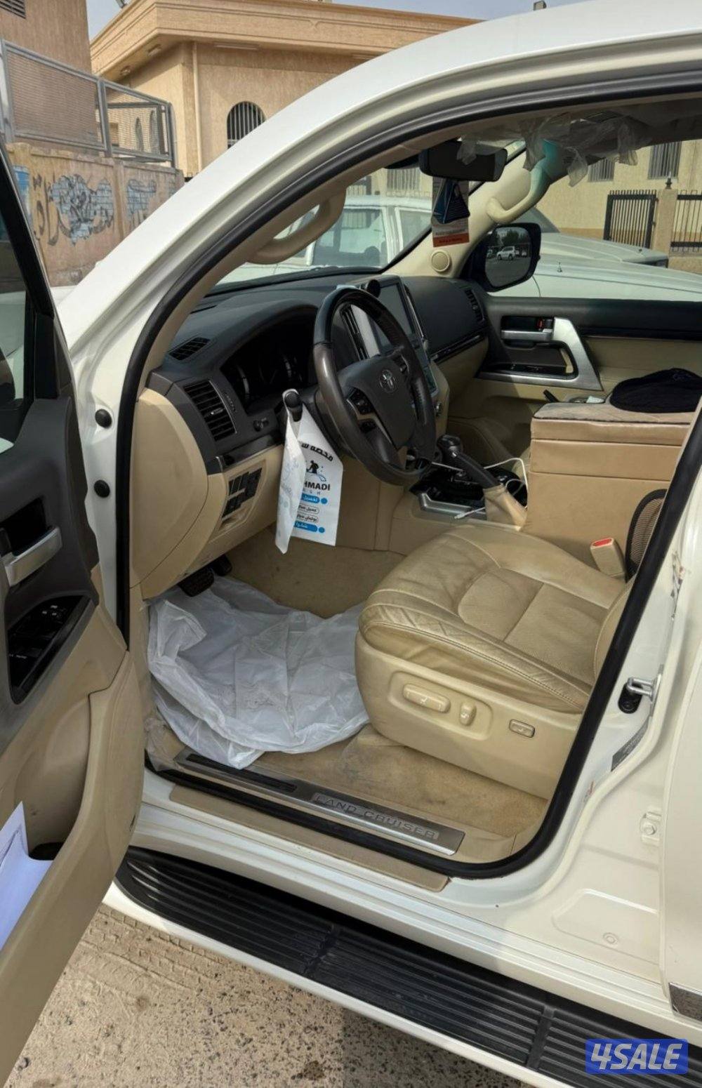 لاندكروزر VXR4