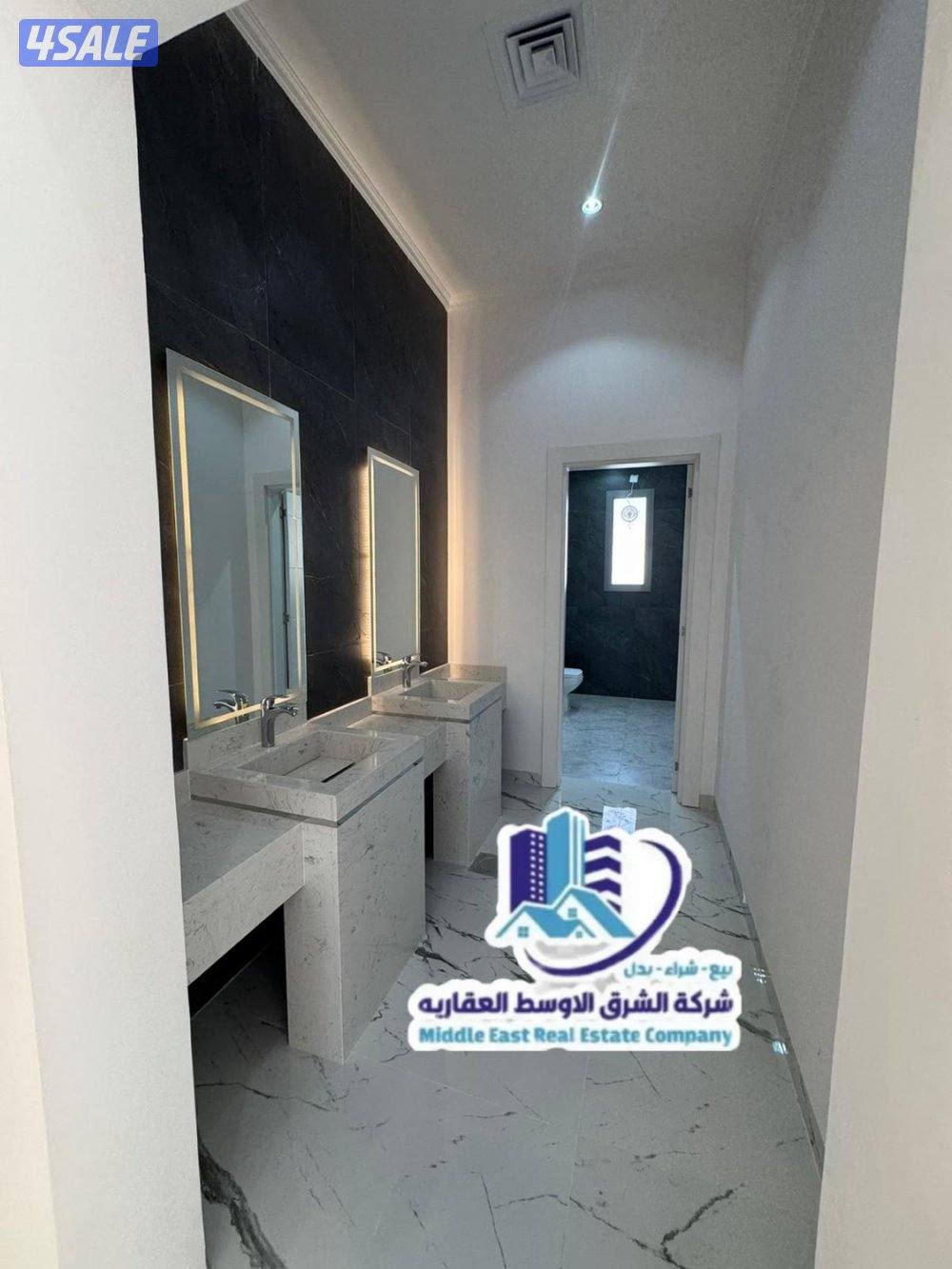 للبيع قسيمه N10 شارع واحد قريب لمركز الحي الجمعية والخدمات3