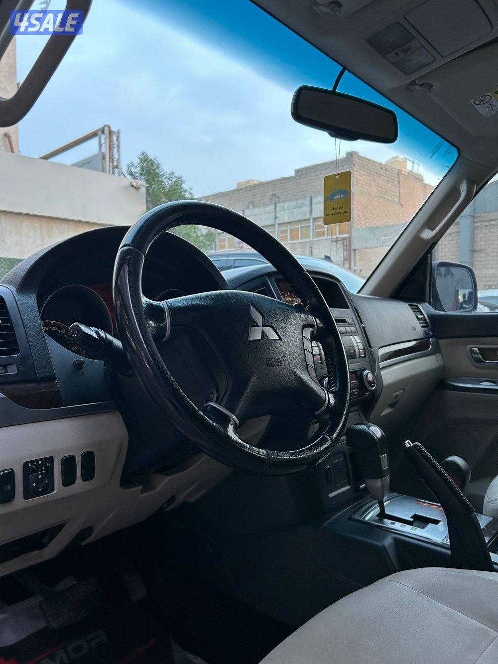 للبيع باجيرو 2014 مكينة الكبيرة الصبغ الوكالة ماعدا 3 قطع2