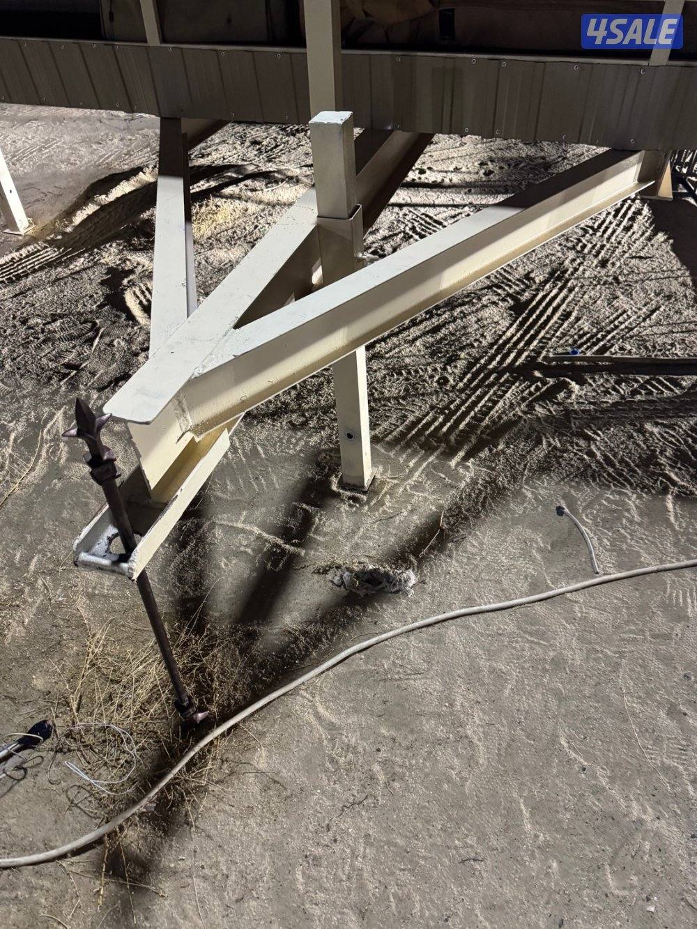 للبيع كبره متنقله. طول 8 العرض 4. حجم 165