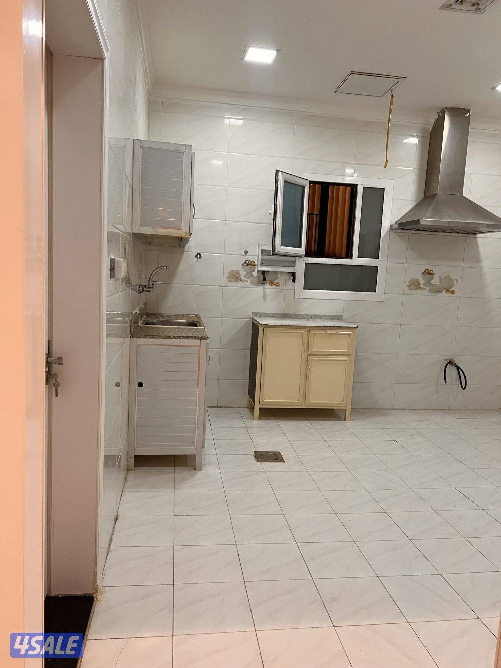 للأجار شقه تشطيب سوبر دولكس الصباحيه بجانب دوار المنقف3