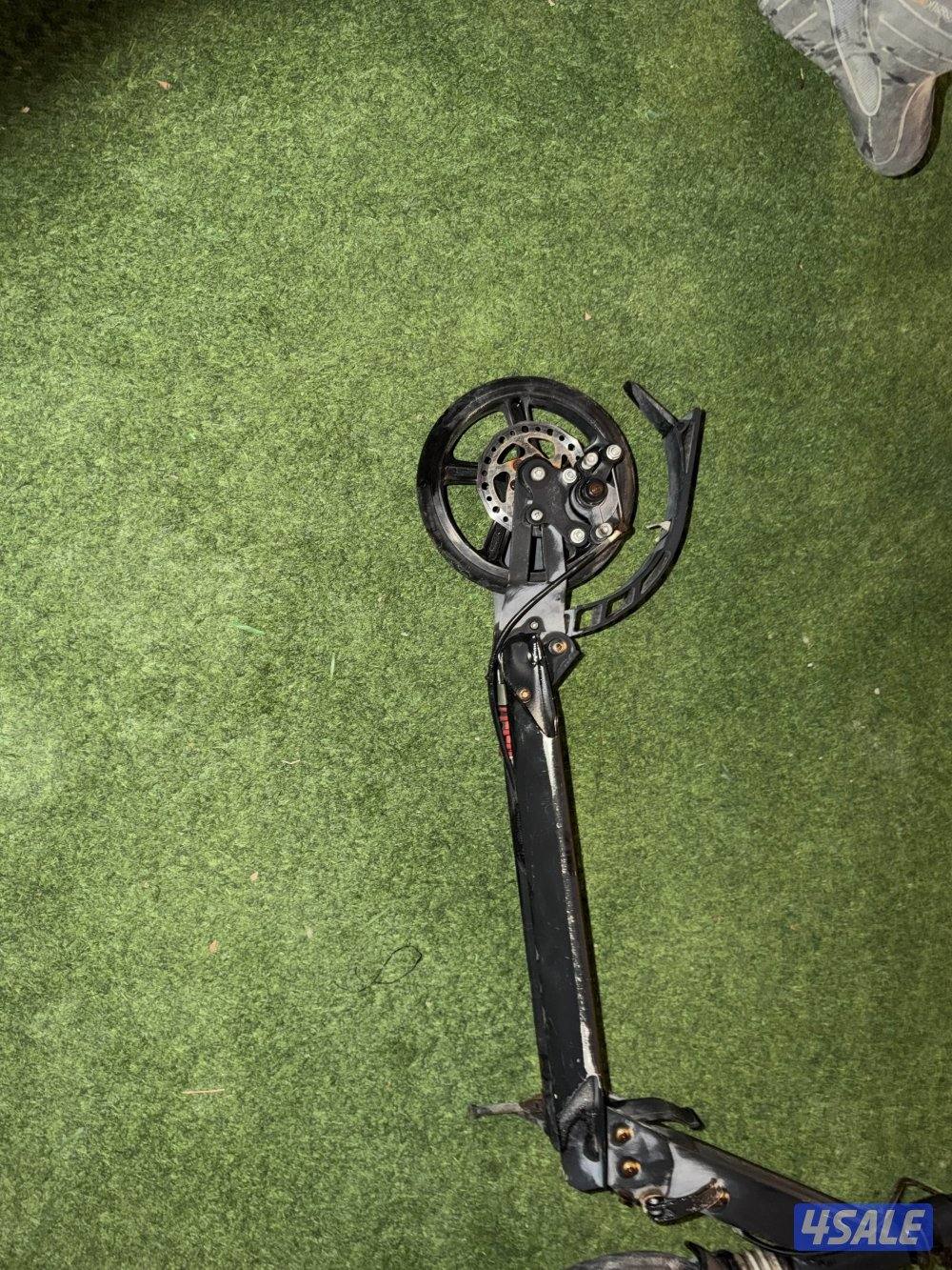 سكوتر بحاله جيدة و احتاج فلوسه0