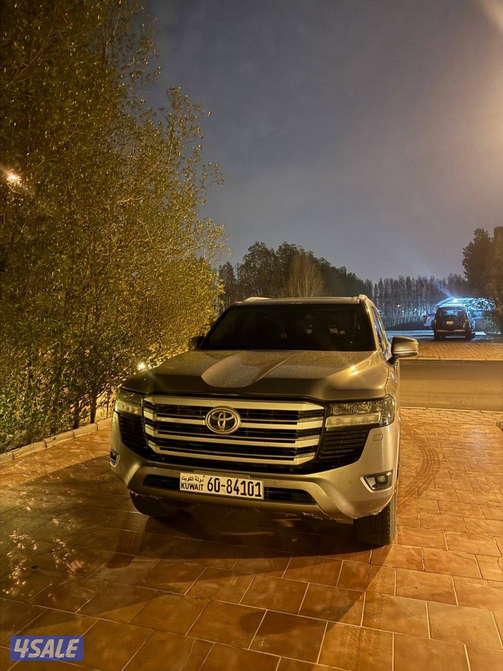 لاند كروزر تون تيربو واود السيار شرط الفحص كامل داخليه جلد ماشي ١٧٠0