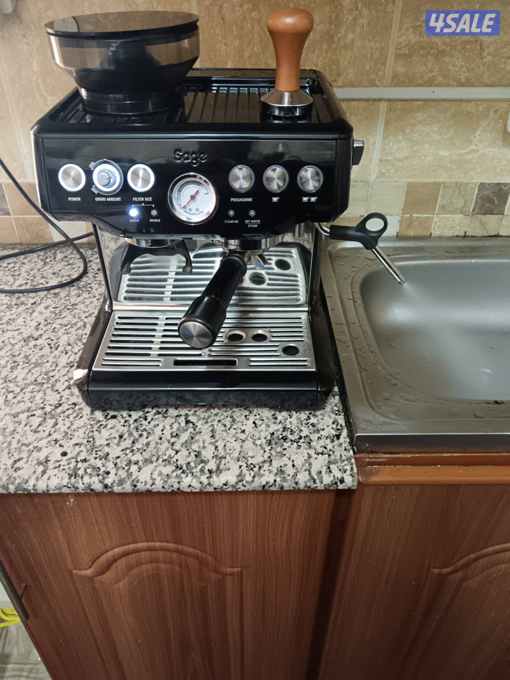 ماكينه قهوه احترافيه للبيع بحاله ممتازه استخدام جيد جدا5