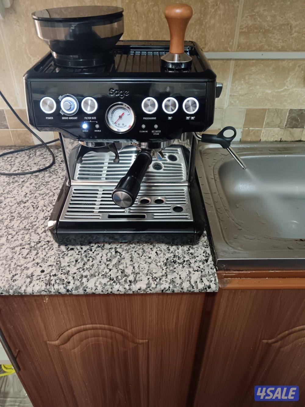 ماكينه قهوه احترافيه للبيع بحاله ممتازه استخدام جيد جدا6