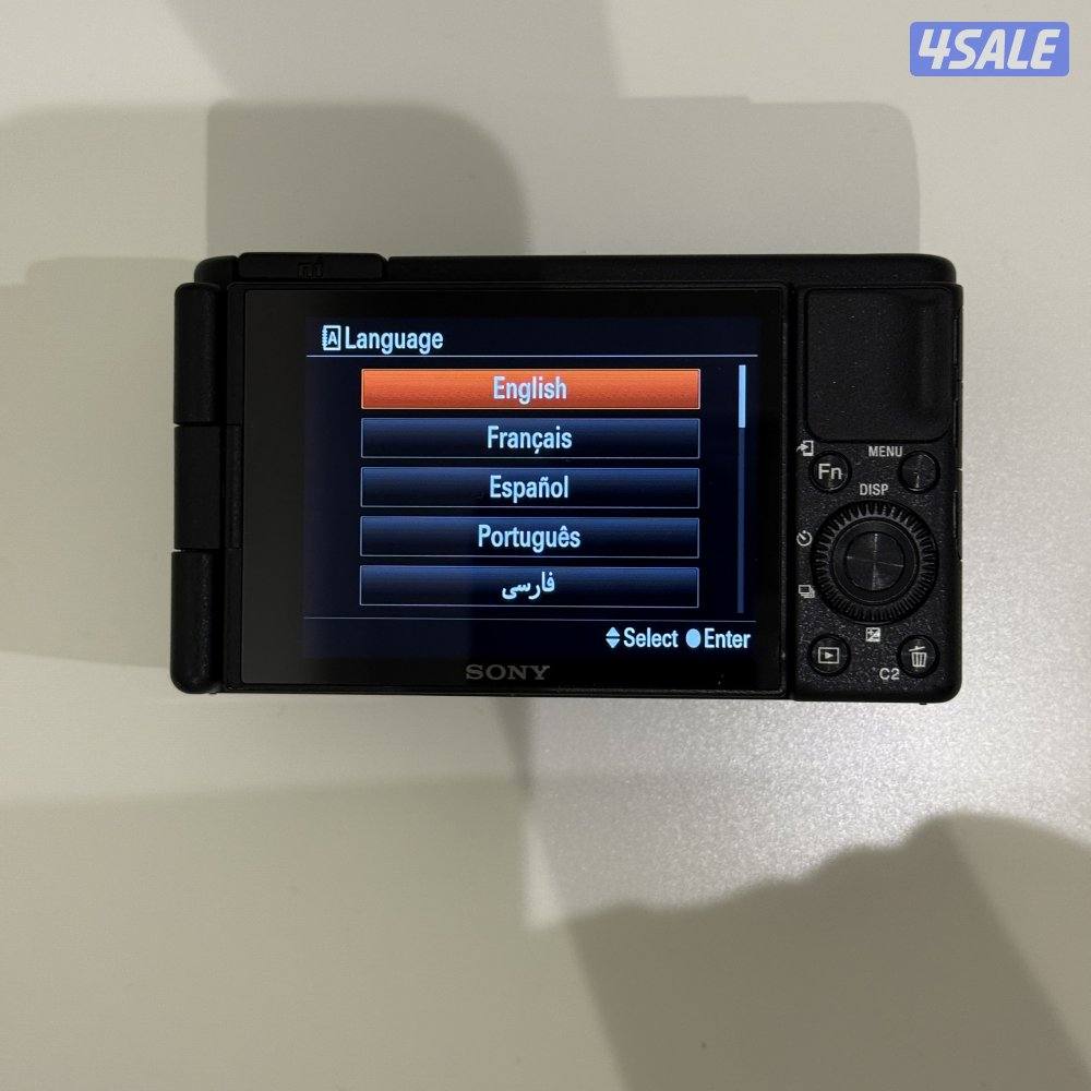 Sony ZV1 with external flash wind reduction without its box2