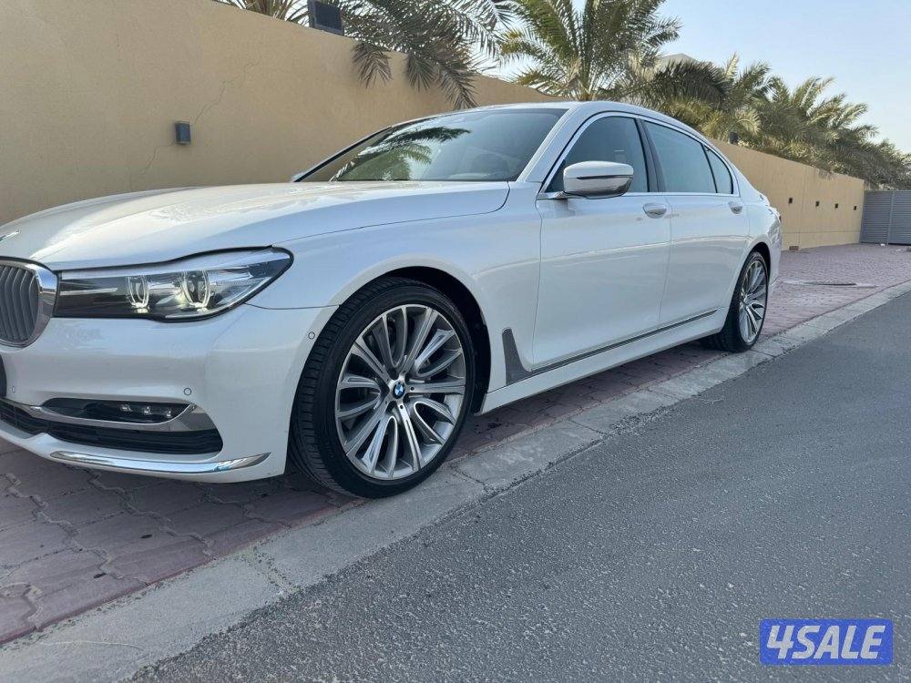 بي ام دبليو740LIموديل ٢٠١٨بحاله ممتازه0
