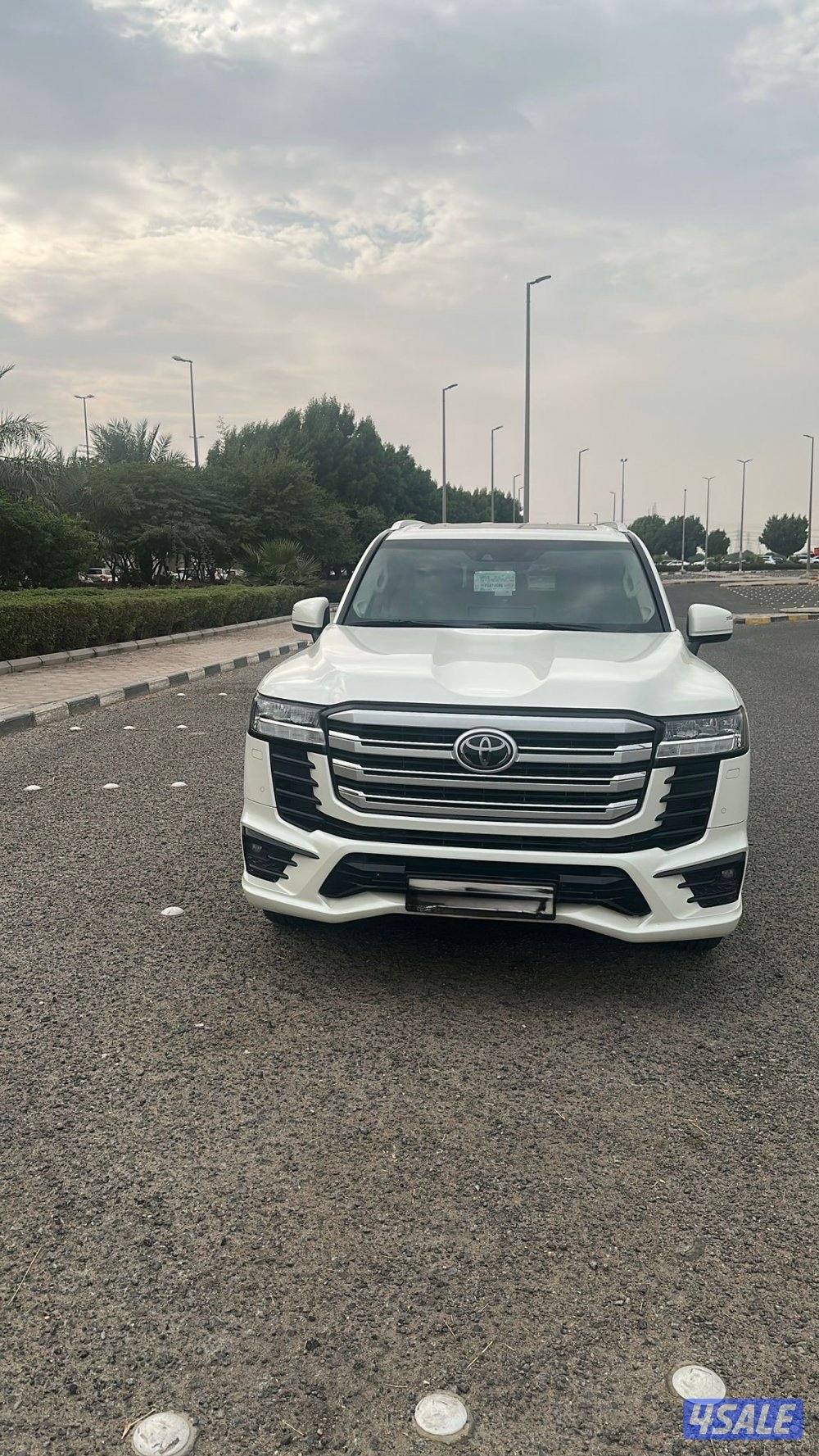 بيع سيارة لاند كروزر ٢٠٢٣1