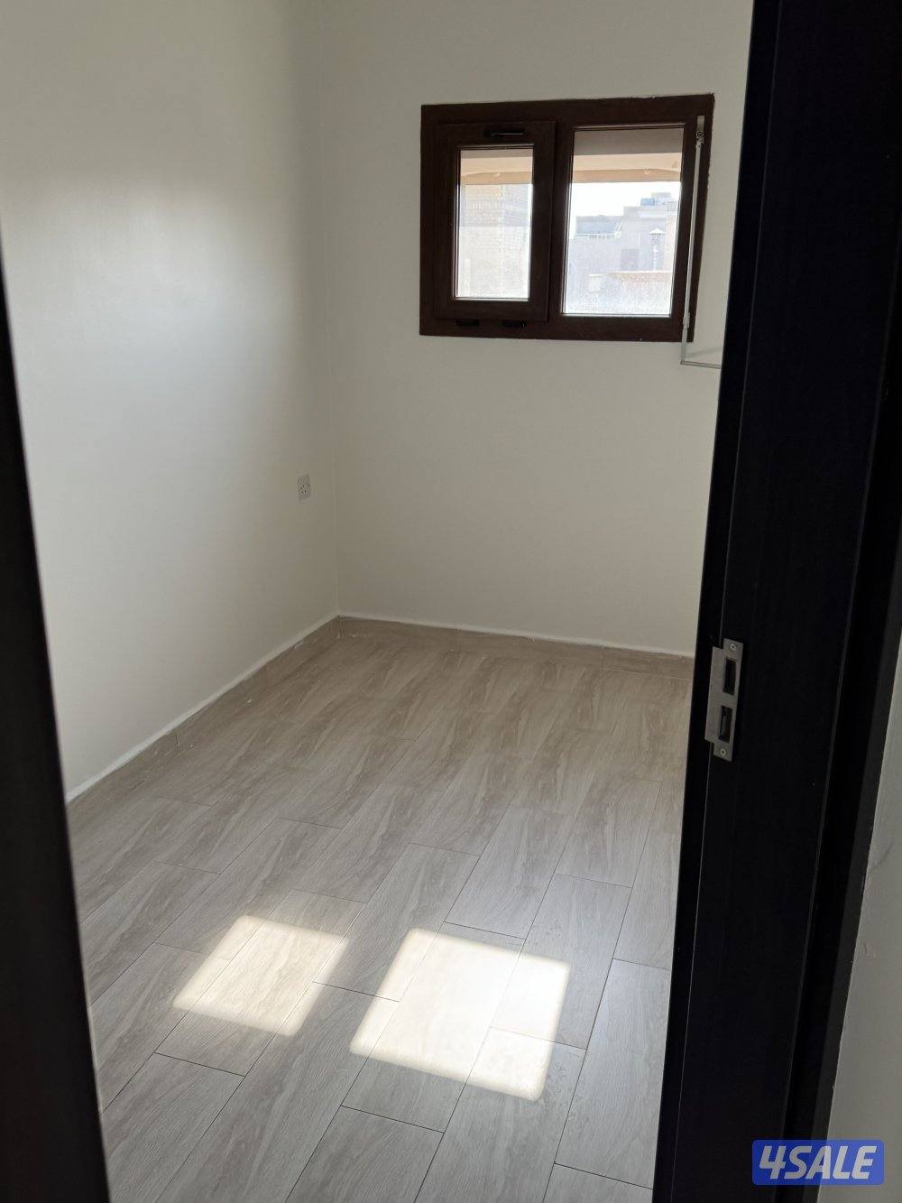 للإيجار شقة 3 غرف وحمامين وغرفة صغيرة ومطبخ عوايل فقط5