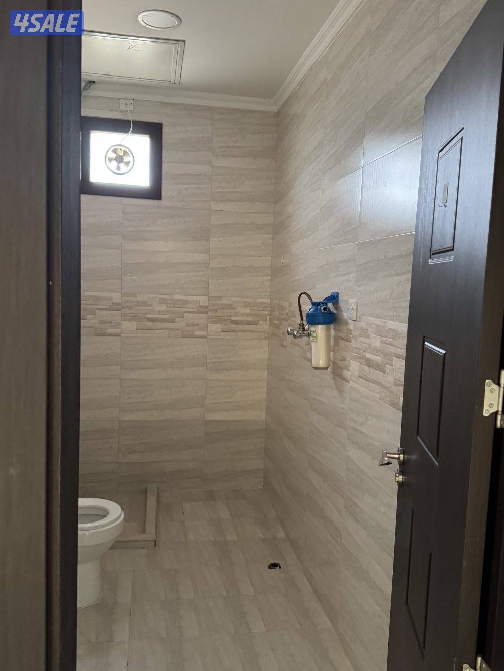 للإيجار شقة 3 غرف وحمامين وغرفة صغيرة ومطبخ عوايل فقط6