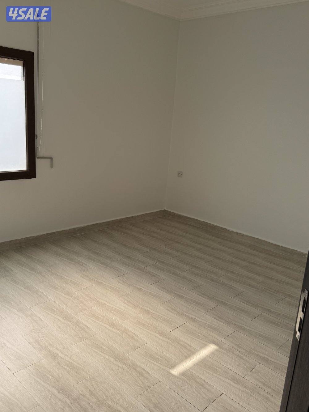 للإيجار شقة 3 غرف وحمامين وغرفة صغيرة ومطبخ عوايل فقط12