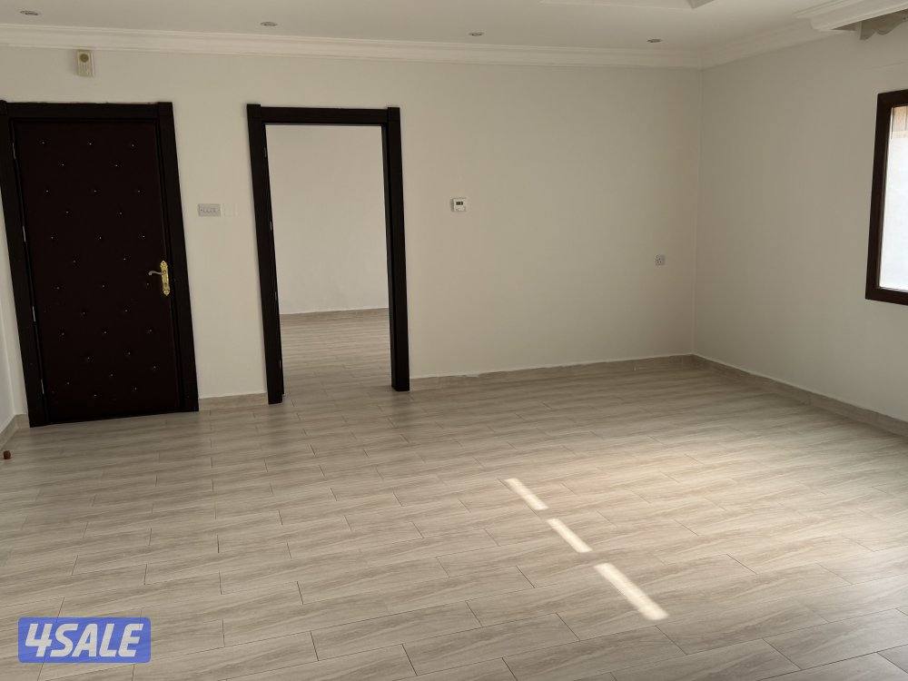 للإيجار شقة 3 غرف وحمامين وغرفة صغيرة ومطبخ عوايل فقط13