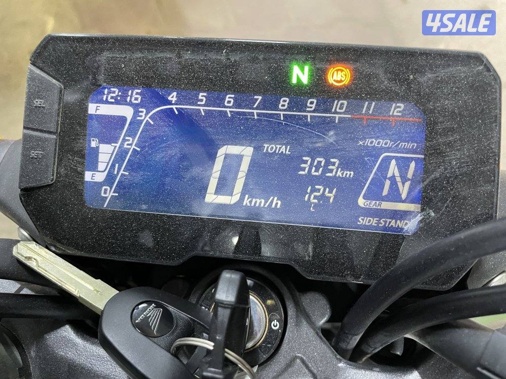 للبيع سيكل هوندا cb300r5