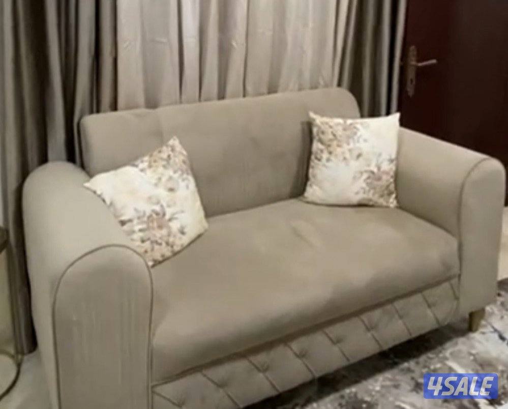 قاعده كنبتين وكرسين بحاله جيده1