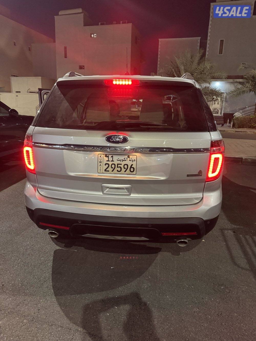 بحالة الوكالة جيب فورد اكسبلورر 20120