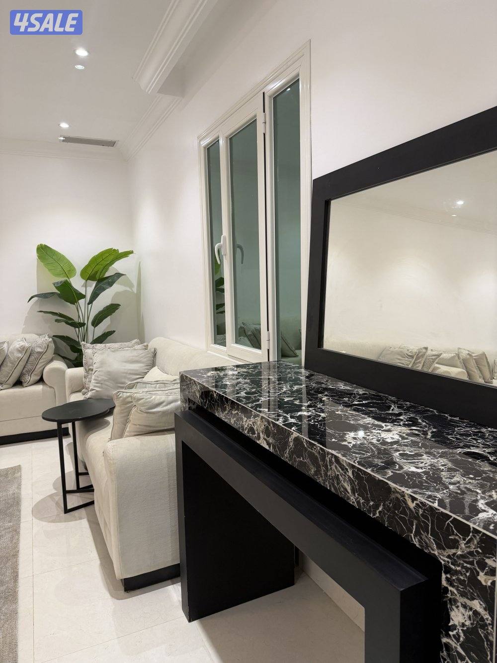 كنب صالة مع الطاولات1