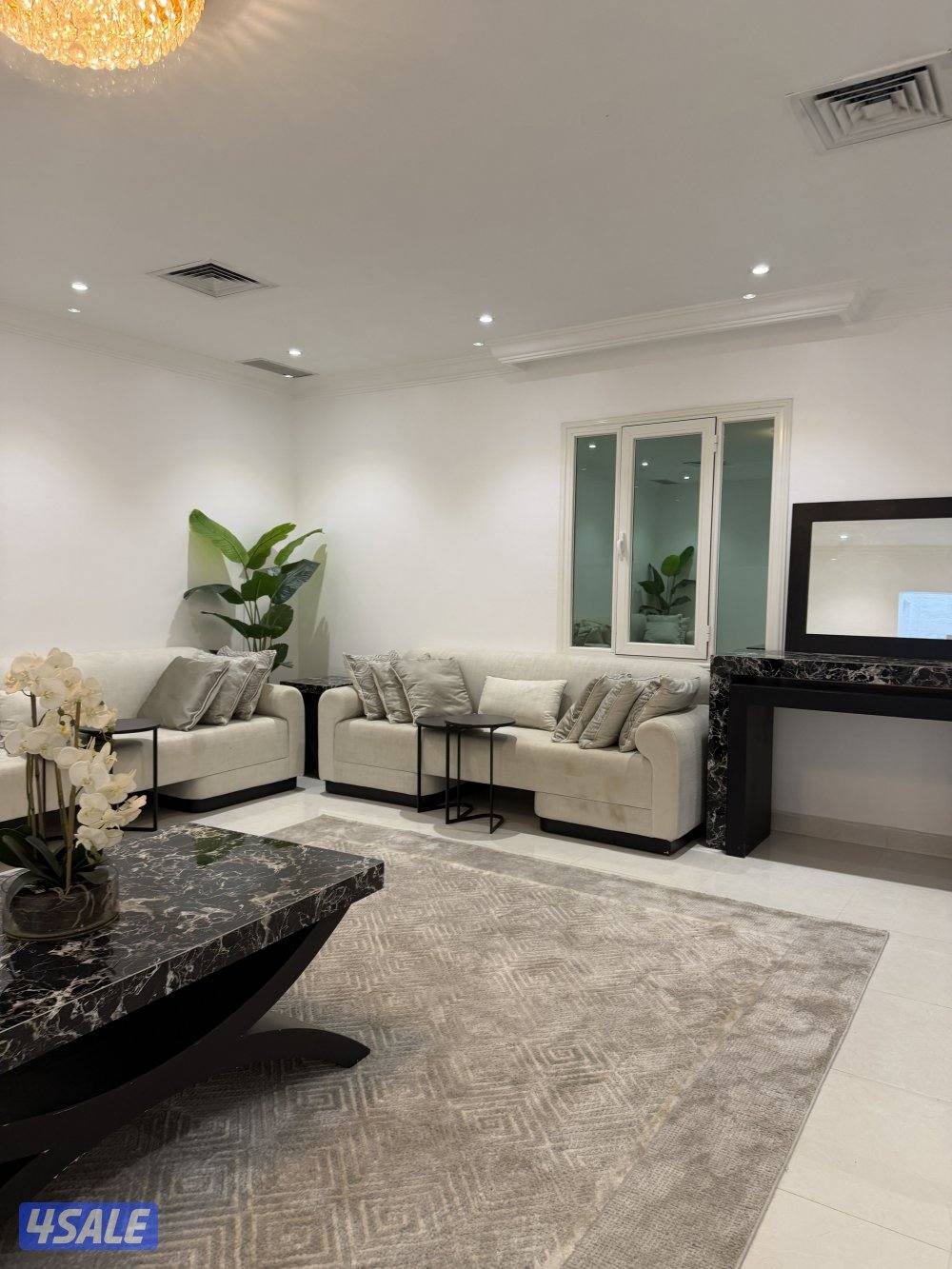 كنب صالة مع الطاولات2